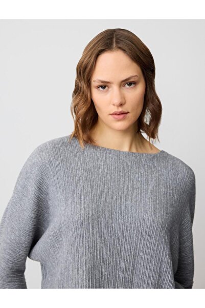 Jimmy Key Crew Neck Relaxed Fit Bat Sleeve Knitted Blouse