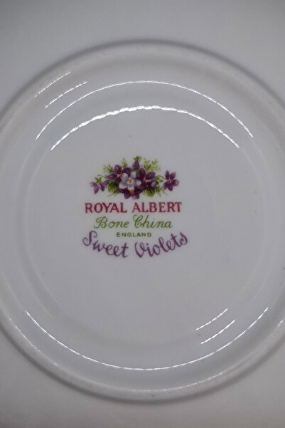 Royal Albert Sweet Violets Bone China England Antique Porcelain Coffee Cup Saucer 12 cm