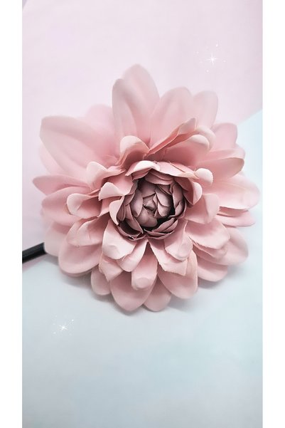 Serenity Women's Flower Figure Bun Hair Clip