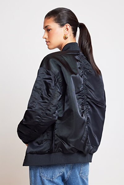 Nike Sportswear Reversible Varsity College Style Bomber Full-Zip Çift Taraflı Siyah Kadın Ceket