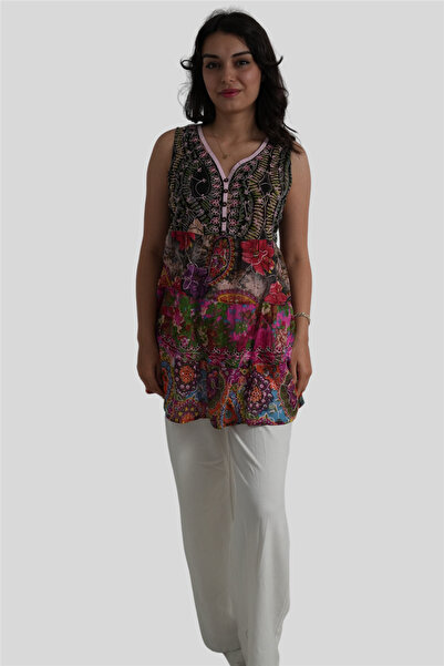 Miss Boheme بلوزة بوهيمية بحزام سميك أسود ومطرزة بتفاصيل نصف أزرار