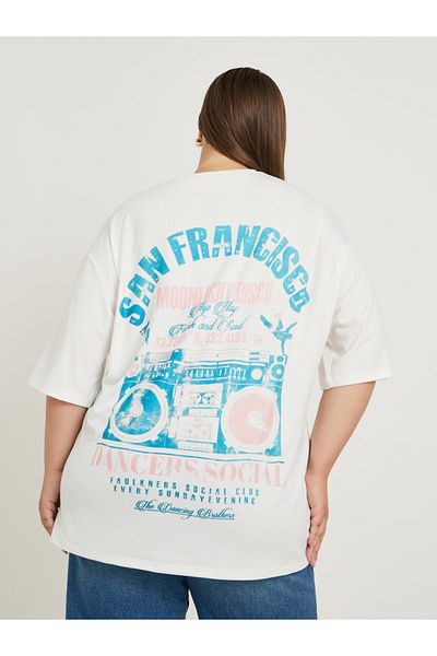 Styli Plus Size Graphic Print Dropped Shoulder Oversized T-Shirt