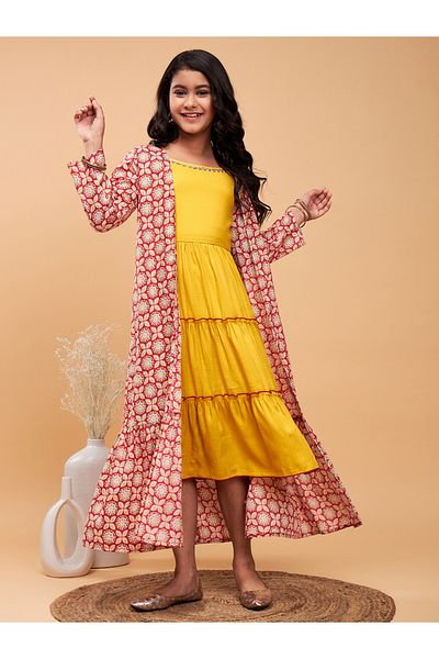 Stylo Bug By Styli Solid Tiered Midi Dress with Floral Printed Shrug