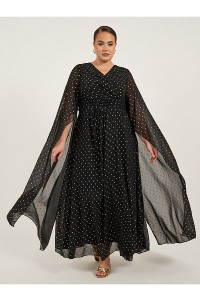 Styli Plus Size Cape Sleeve Pleated Maxi Dress