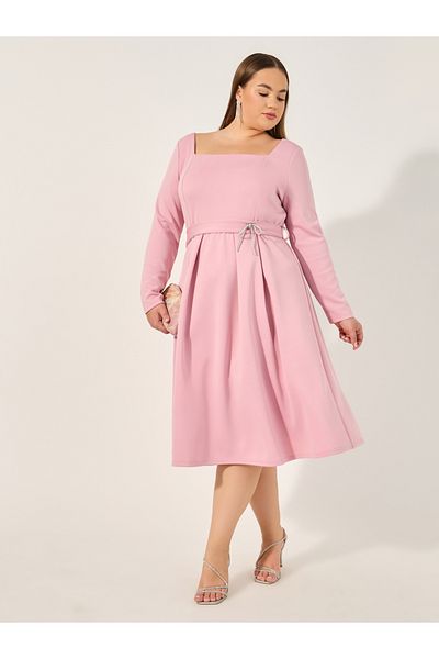 Styli Plus Size Embellished Bow Detail Pleated A-Line Midi Dress