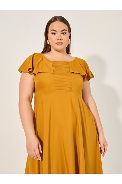 Styli Plus Size Solid Pintuck Detail A-Line Midi Dress