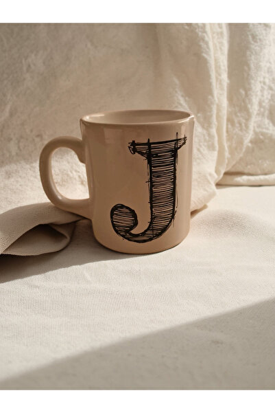 KIZILELMADA كوب هدية على شكل حرف J من السيراميك الأبيض