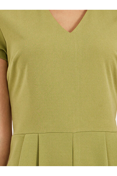 Styli Solid V Neck Pleated Wide Leg Jumpsuit