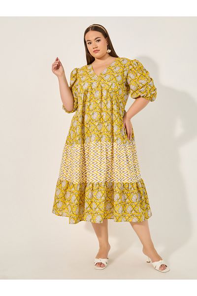 Styli Plus Size Floral Print V Neck Tiered Midi Dress