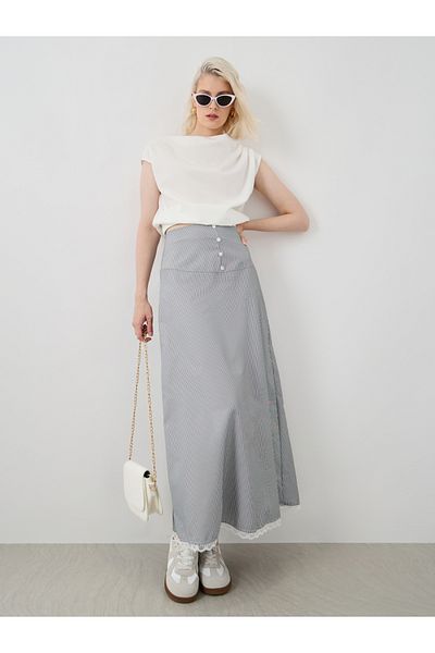 Styli Solid Regular Fit Pleated Top