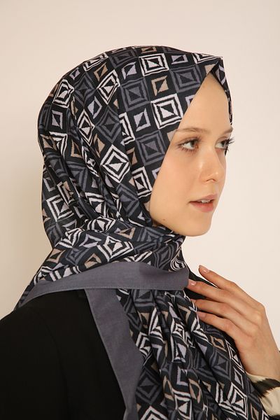 Dia Vela Akel Gray Geometric Patterned Shawl