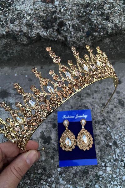 Hobigram Abrienda Gold Bridal Henna Crown Special Occasion Accessory Women's Crown and Drop Shuttle Earrings Set
