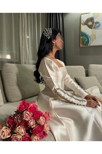 ALANOOD FASHION فستان سهرة بيج ساتر باكمام مطرزة كرستال