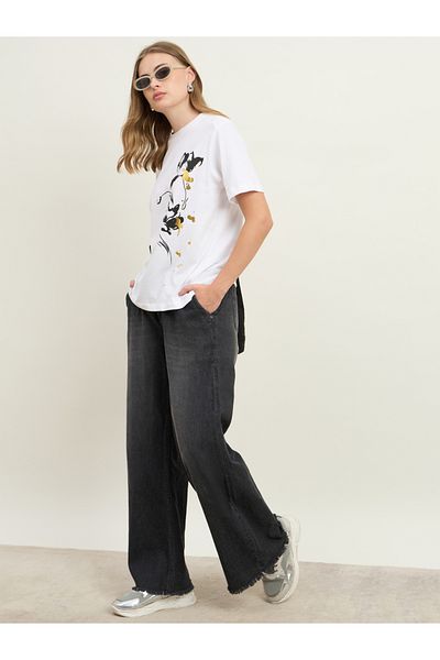 Styli Foil Graphic Print Short Sleeve Boxy T-Shirt
