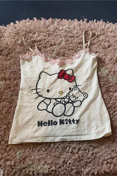 Karakedi White Hello Kitty Bear Cub Y2K Strap Crop