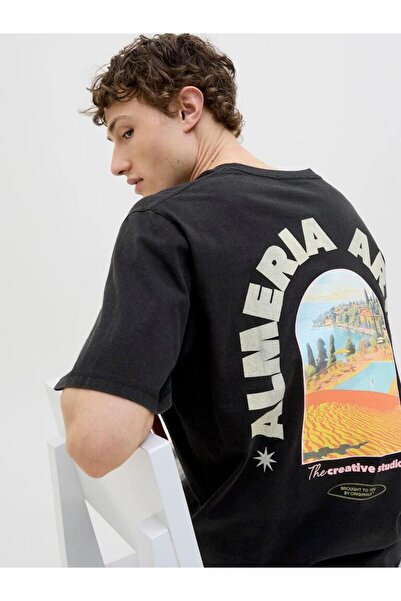 Jack & Jones تي شيرت بأكمام قصيرة وطبعة جرافيكية