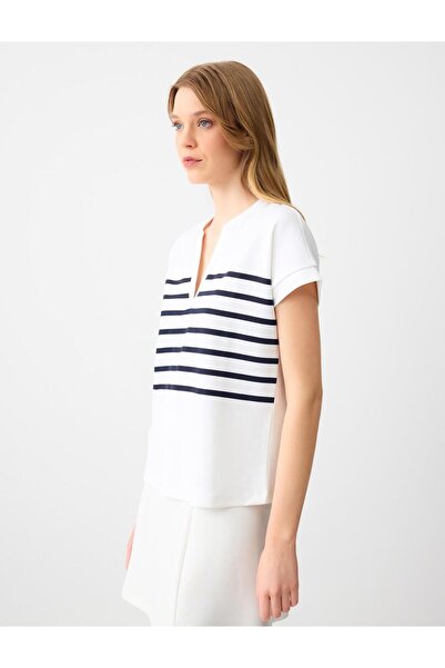 Jimmy Key Striped V-Neck White Sweatshirt