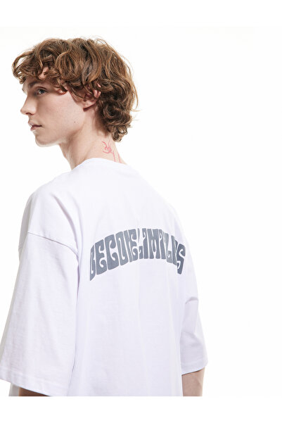 Koton Kısa Kollu Bisiklet Yaka Tok Kumaş Pamuklu Arkası Baskılı Tişört