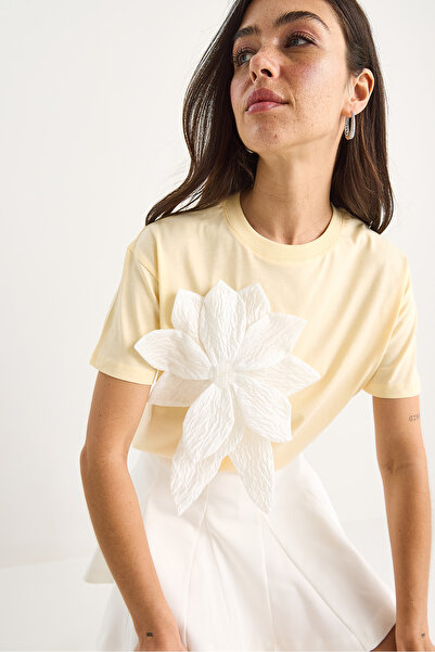 Bianco Lucci Tricou de damă din bumbac cu mânecă scurtă cu accesorii florale 60602040