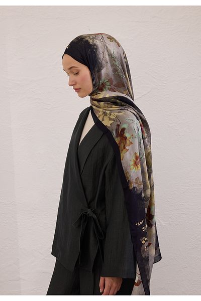 Fresh Ditsy Leaves Pattern Rami Shal Black