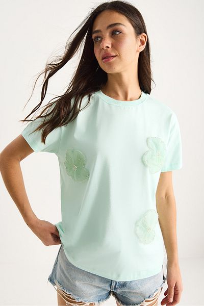 Bianco Lucci Crew Neck Short Sleeve T-Shirt with Floral Accessories 60602060