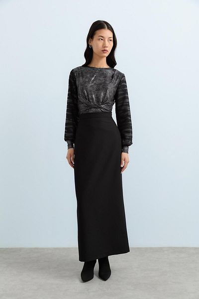 Nihan Black Pleated Pencil Skirt