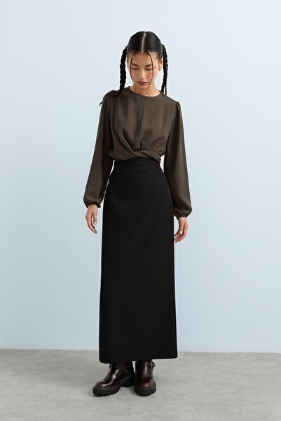 Nihan Arkası Pilikaşeli Kalem Etek Siyah