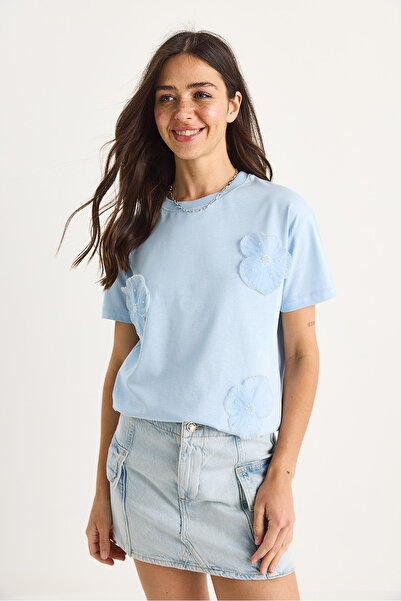 Bianco Lucci Футболка з коротким рукавом та квітковою фурнітурою 60602060