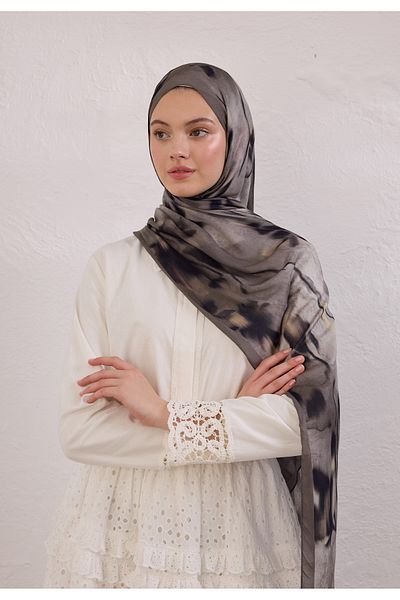 Fresh Dark Flora Pattern Rami Shal Mink