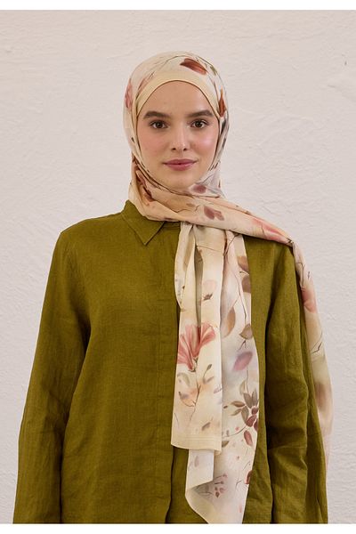 Fresh Sweet William Pattern Rami Shal Beige