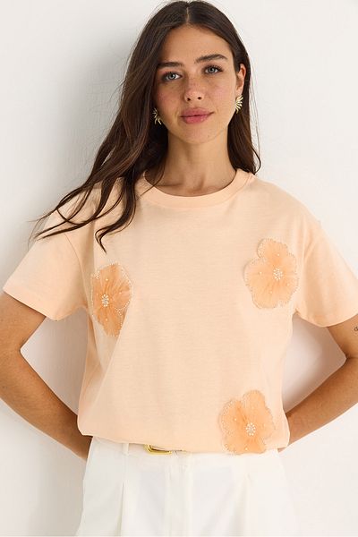 Bianco Lucci Crew Neck Short Sleeve T-Shirt with Floral Accessories 60602060