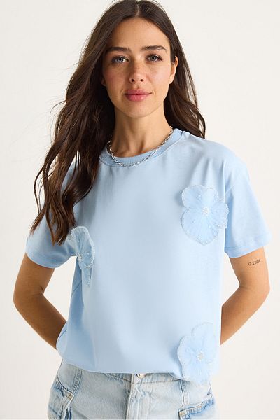 Bianco Lucci Tricou cu mânecă scurtă cu decolteu și accesorii florale 60602060