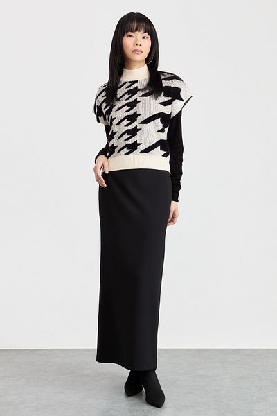 Nihan Pleated Back Pencil Skirt Black