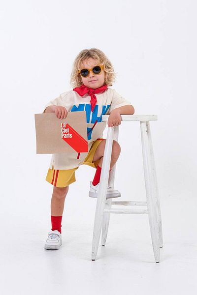 Ecenin Favorileri Σετ με μοτίβο γάλακτος Unisex Παιδικό μπλουζάκι εκρού μουσταρδί σορτς κάτω επάνω