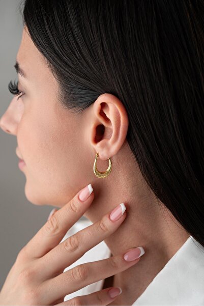 Nereze 925 Ayar Gümüş Gold Rengi Noktalı U Şekil Tasarım Şarnel Küpe