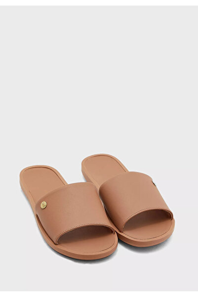 VİZZANO صندل فيزانو مسطح للسيدات بلون بيج | صنع في البرازيل