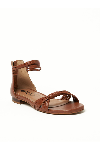 Y.SO صندل نسائي مسطح بحزام خلفي بلون الجمل | صنع في الهند