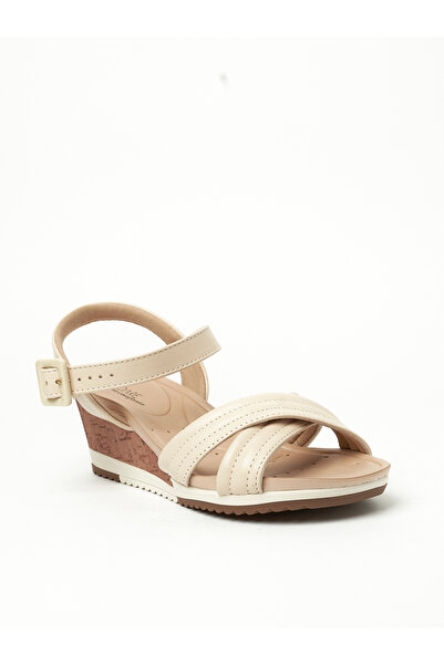 Modare صنادل إسفينية نسائية كريمية | صنع في البرازيل