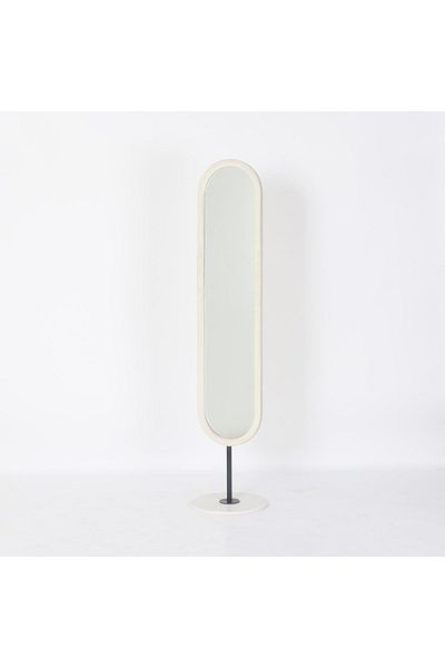DECORA Tall oval mirrors with stand base.