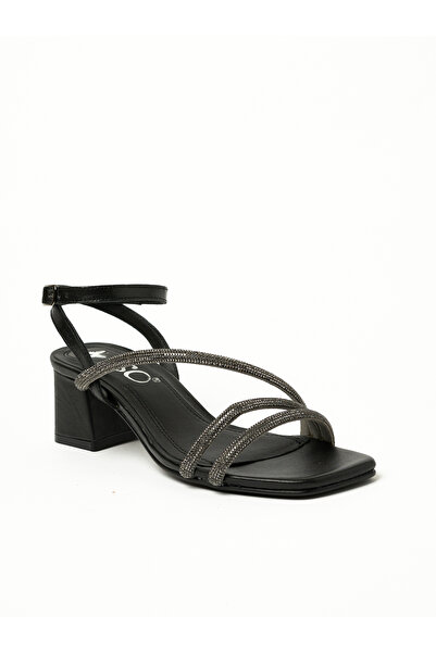 Y.SO صندل نسائي بكعب متوسط أسود | صنع في الهند