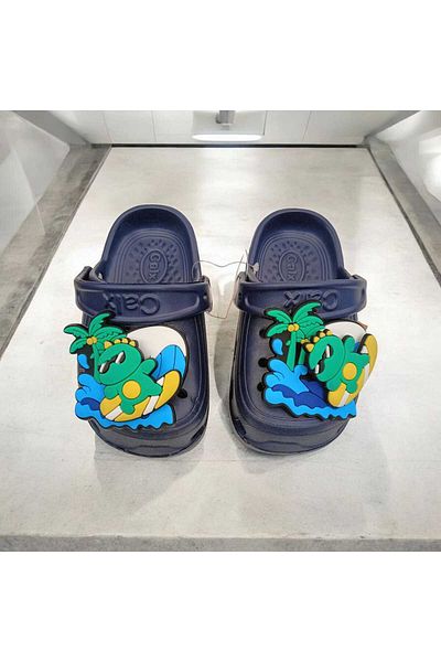 gigigiyim Boys' Sandals-Slippers with Rotating Toy Detail