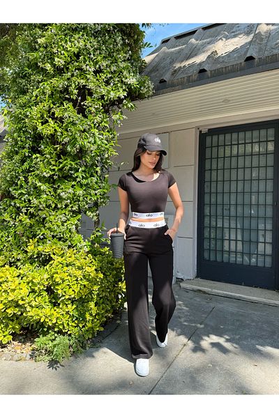 LE CARAMBOLE Women's Black Elastic Crop Pants Set