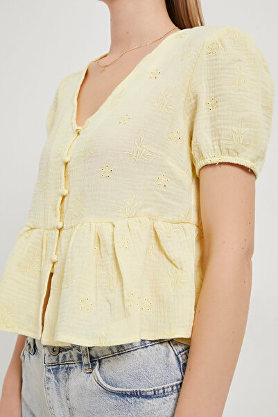 Arma Life Women's Buttoned Embroidered Short Muslin Yellow Crop Blouse