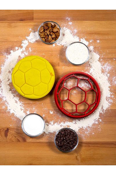 AlisTech Football Ball Cookie Mold-8Cm