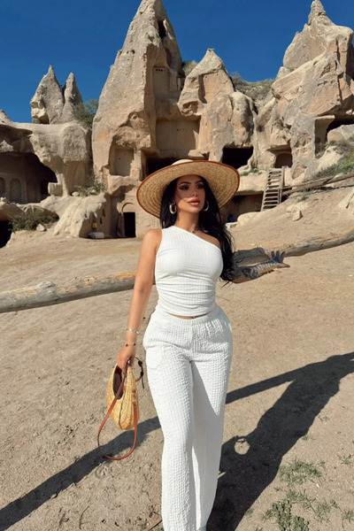 Aventien One Shoulder Seersucker Fabric White Blouse Trousers Suit