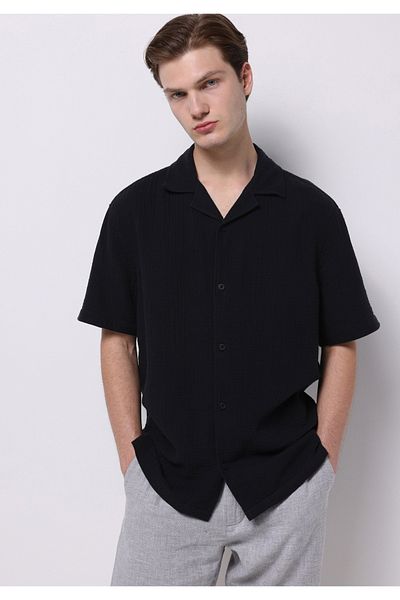 Colin's Comfort Fit Shirt Neck Jacquard Men's Black Short Sleeve Shirt