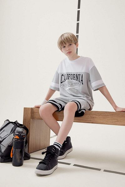 DeFacto Boy's Oversize Wide Fit Crew Neck Printed Color Block Short Sleeve T-Shirt