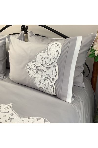 OYA home White Business Appliqued Pique Set -6 Pieces