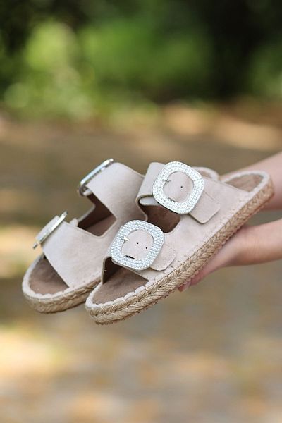 Madam Tarz Stark-101 Buckle Flat Sole Slippers