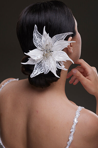 Hayalperest boncuk Large Flower Hair Clip with Dramatic Lace and Feather Detail